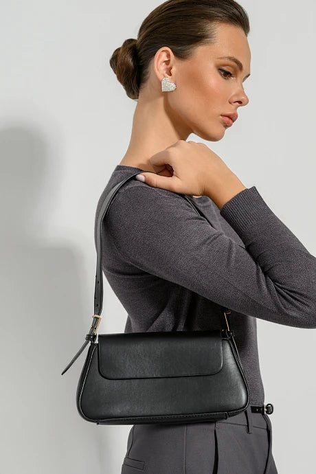 Τσάντα ώμου σε όψη δερματίνης